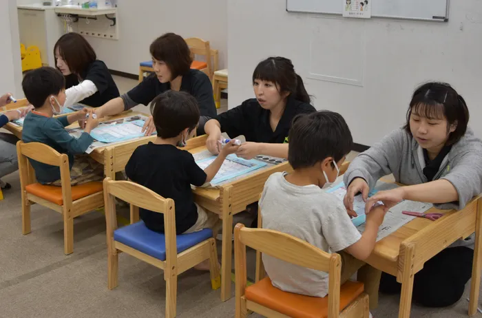 児童発達支援・放課後等デイサービス ヒトツナ/スタッフの専門性・育成環境